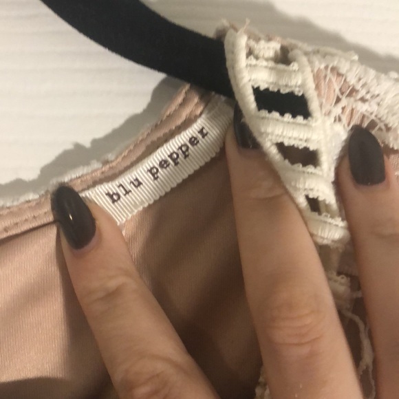 White lace romper - Picture 2 of 2